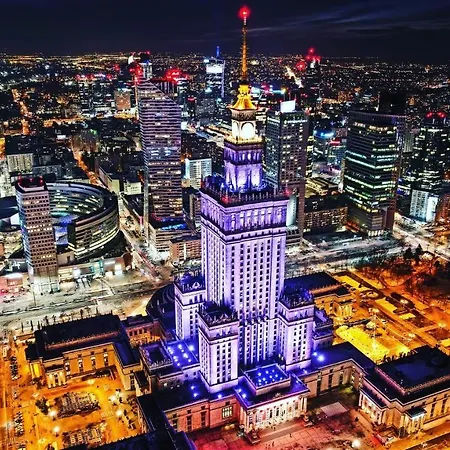 Apartment Raven Metro Fast Wifi 70'tv Netflix Hbomax Appletv