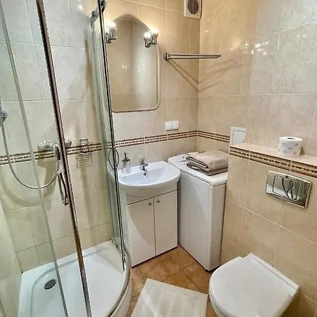 Apartment Raven Metro Fast Wifi 70'tv Netflix Hbomax Appletv *