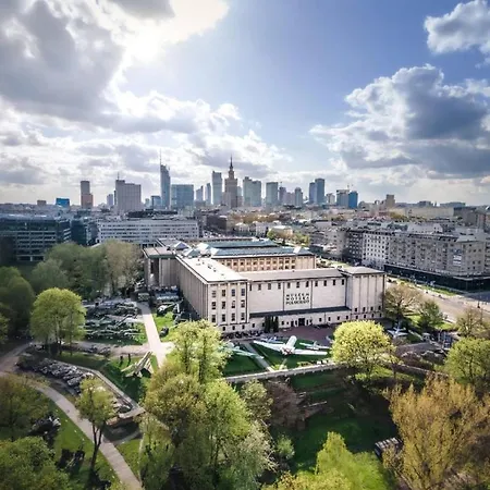 Raven Metro Fast Wifi 70'tv Netflix Hbomax Appletv Warschau