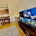 Apartmán Raven Metro Fast Wifi 70'tv Netflix Hbomax Appletv Varšava
