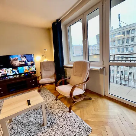 Raven Metro Fast Wifi 70'tv Netflix Hbomax Appletv Lägenhet