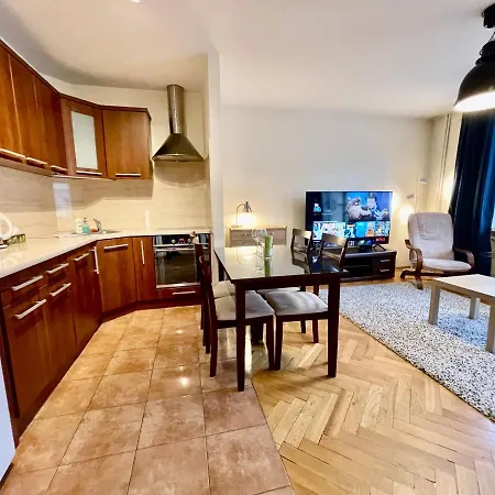 Raven Metro Fast Wifi 70'tv Netflix Hbomax Appletv Warszawa