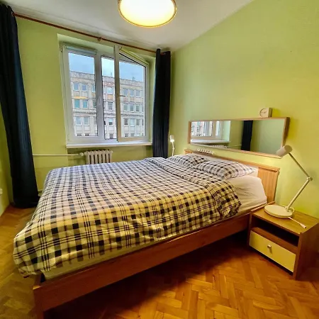 Apartment Raven Metro Fast Wifi 70'tv Netflix Hbomax Appletv