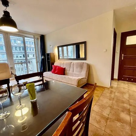 Apartment Raven Metro Fast Wifi 70'tv Netflix Hbomax Appletv *