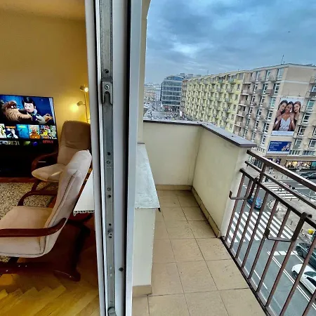 Raven Metro Fast Wifi 70'tv Netflix Hbomax Appletv Apartment Warsaw